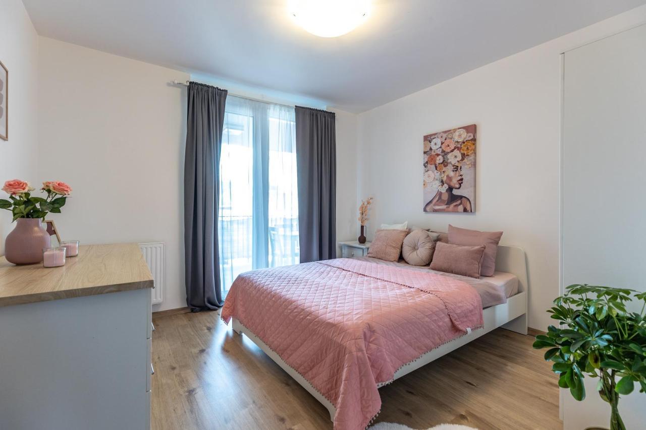 Need In Bp - Garage, Terraces, Aircon Apartament Budapesta