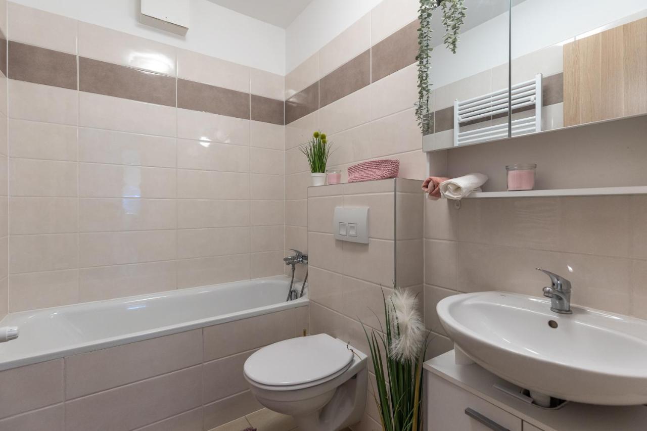 Need In Bp - Garage, Terraces, Aircon Apartament *