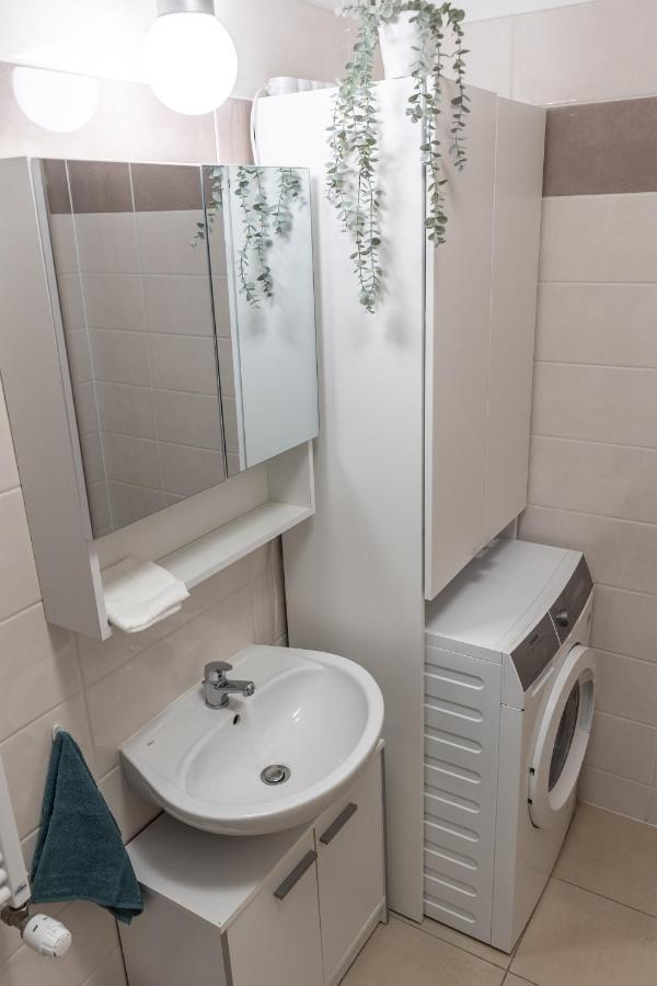 Need In Bp - Garage, Terraces, Aircon Apartament