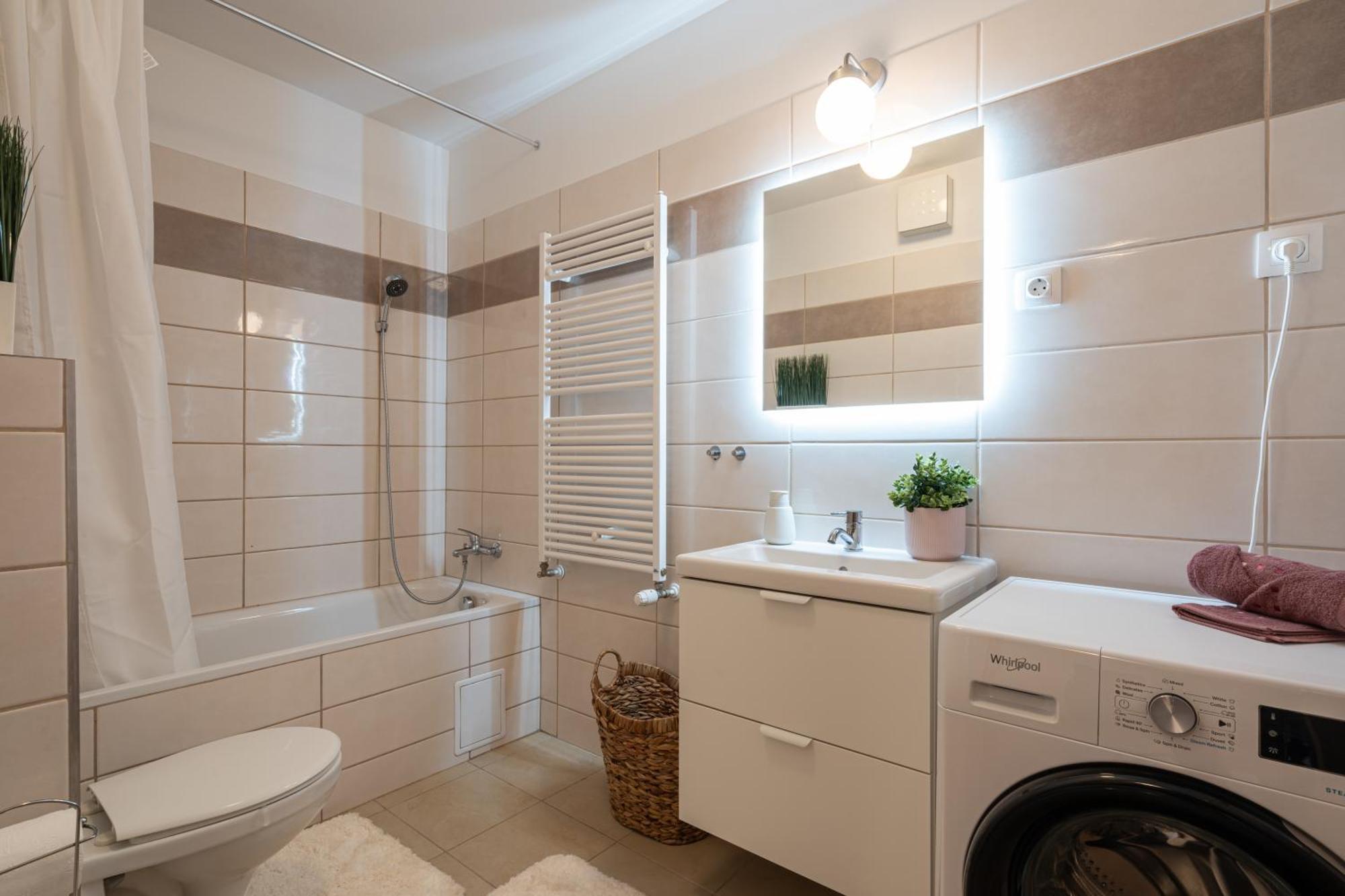 Need In Bp - Garage, Terraces, Aircon Budapesta