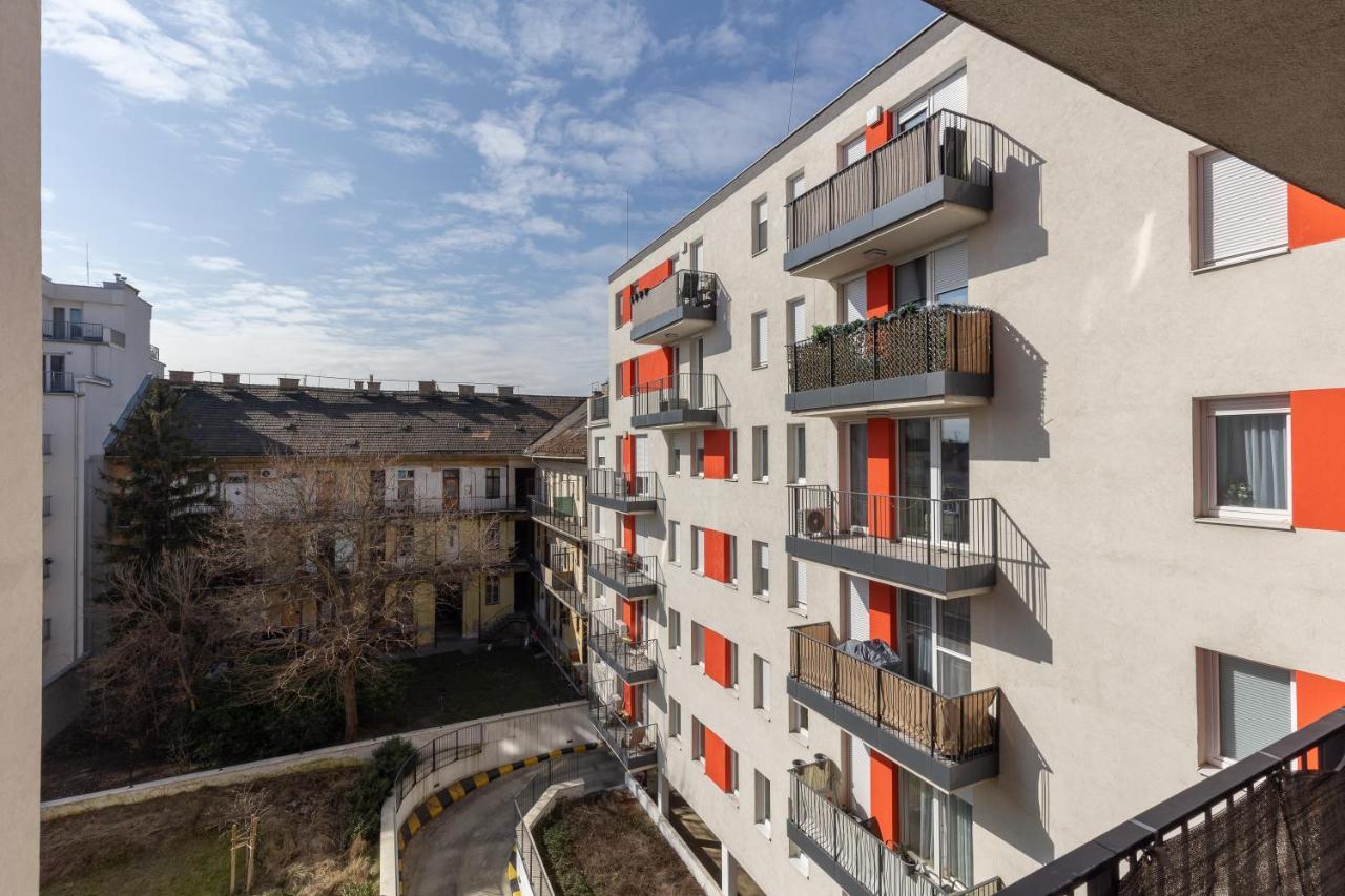 Need In Bp - Garage, Terraces, Aircon Appartamento
