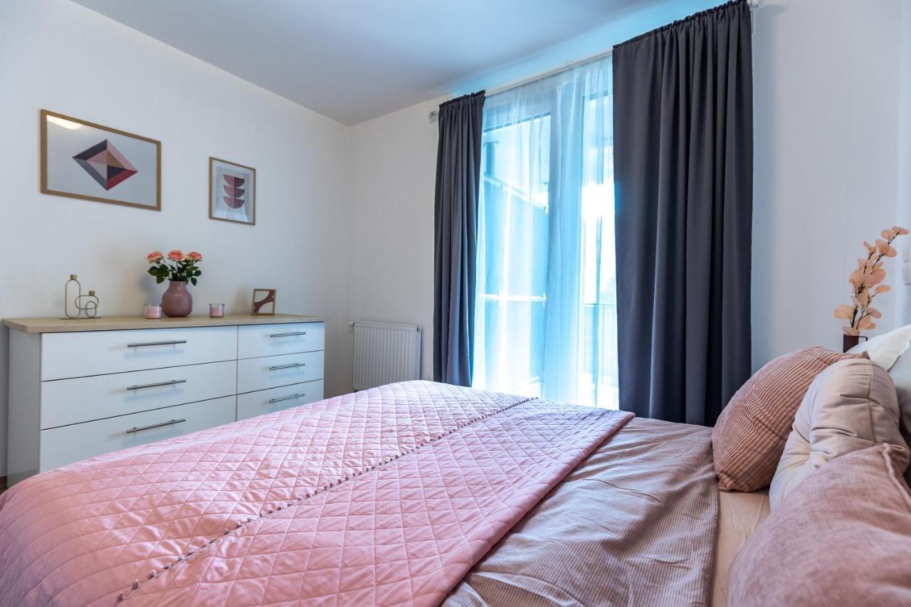 Need In Bp - Garage, Terraces, Aircon Appartamento Budapest